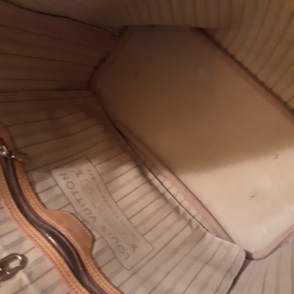 Louis Vuitton Neverfull MM - Picture 4 of 8